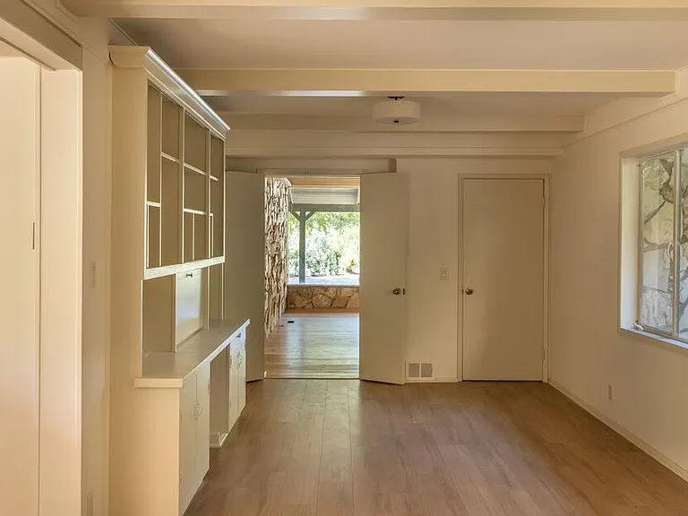 1365 N Wetherly Dr — Photo 11