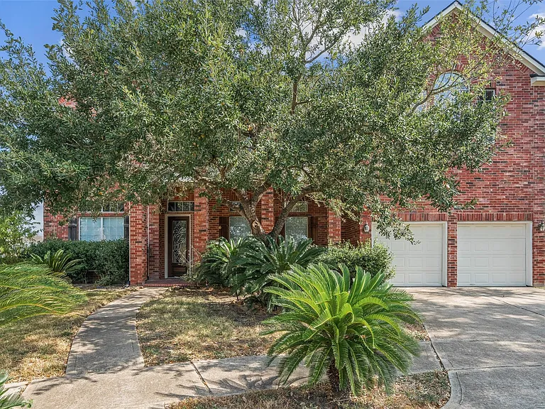 23010 Prairie Lake Ct — Photo 2