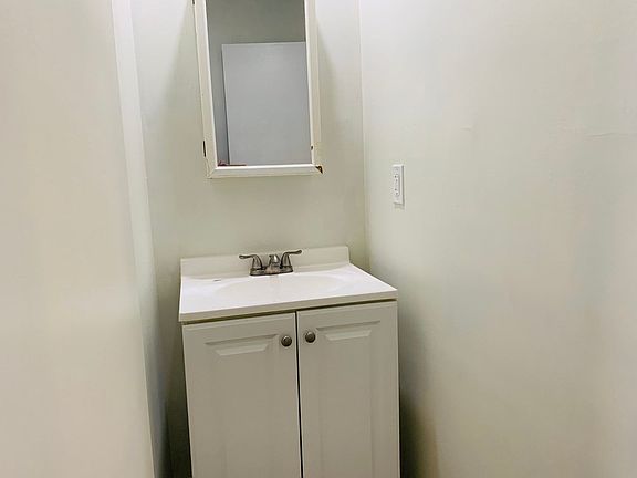 5th image of 1645 Nutmeg St #1649
