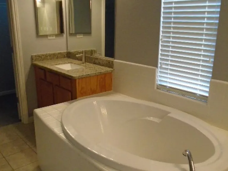 3420 Kensington Ct — Photo 26