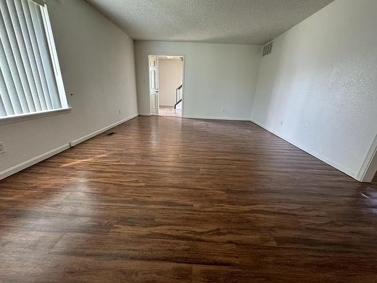 1551 N Heritage Ln — Photo 38