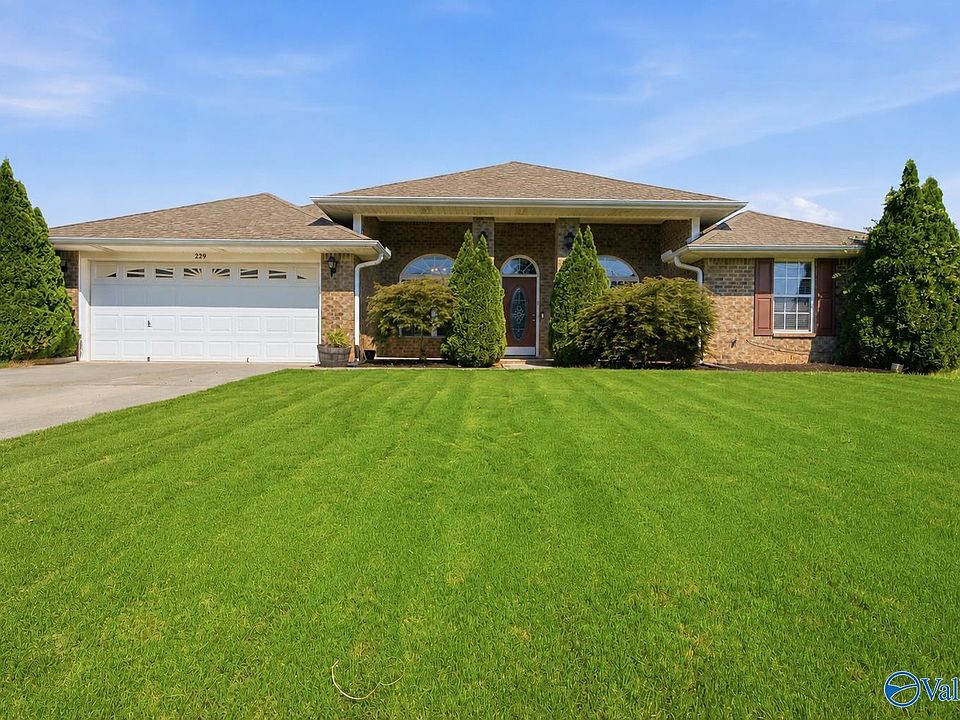 1st image of 229 Brier Ridge Ct