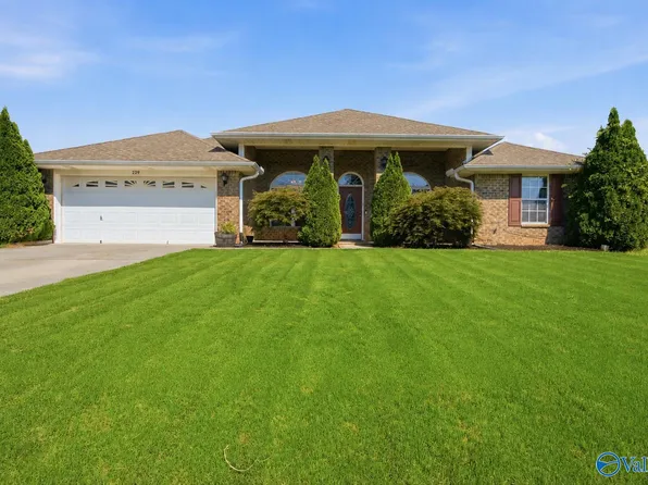 229 Brier Ridge Ct, Madison, AL 35757