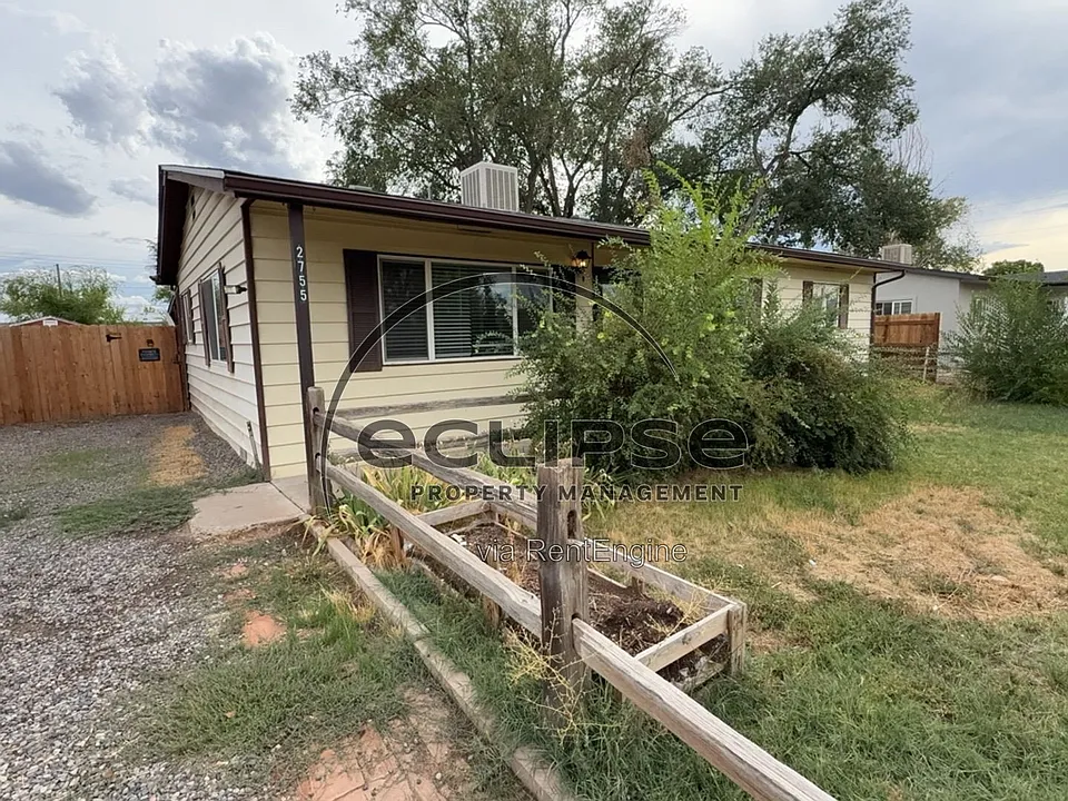 2755 Sunshine Ln