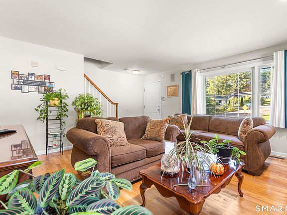 4th image of 340 Macon Drive