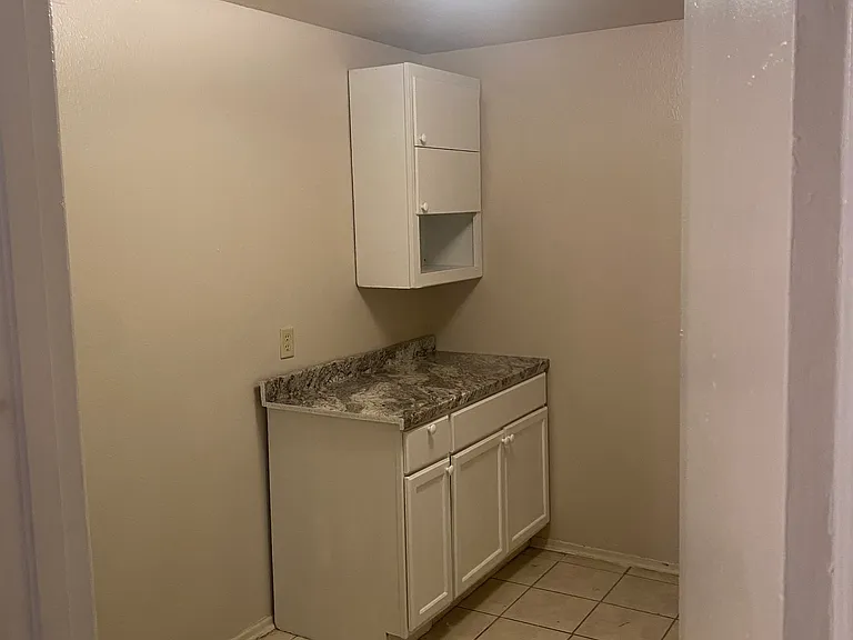 5669 Hartford Ave — Photo 5
