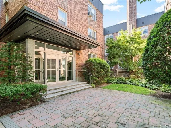 510 Dubois Avenue #7C, Valley Stream, NY 11581