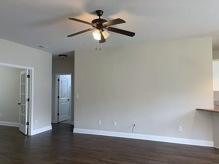 111 Willow Dr #12 — Photo 7