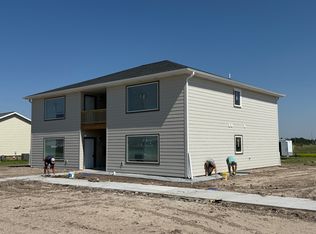 550 E 2nd St #2, Imperial, NE 69033
