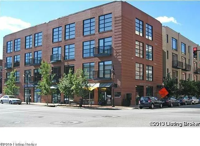 400 E Main St #207 — Photo 2