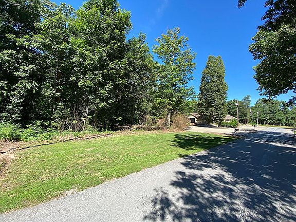 4th image of 15 Dulverton Dr