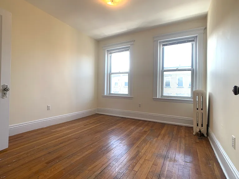 80 Gordon Street — Photo 5