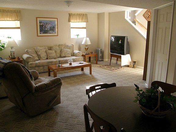 5th image of 1079 Fawn Wood Dr