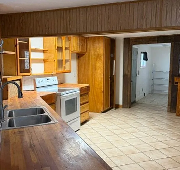 3081 Caldwell Dr — Photo 2
