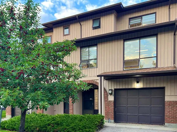 58 W Canterbury Gdns SW, Calgary, AB T2W 2S9