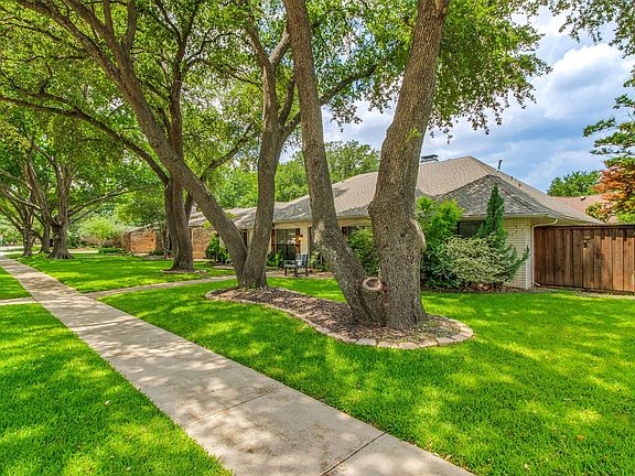 3rd image of 2703 W Prairie Creek Dr