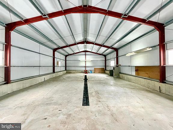 4th image of 632 Raystown Rd