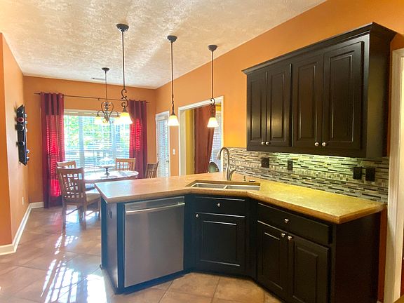 5th image of 116 Copperfield Ct