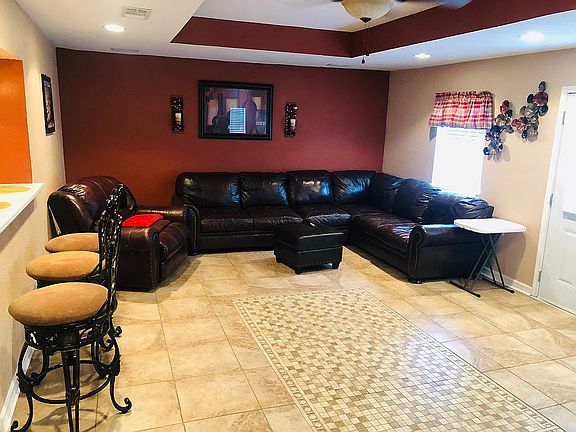 2nd image of 2634 Madera Ave