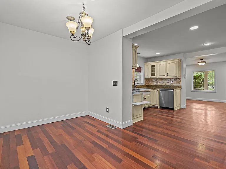 835 N Ashe St — Photo 38