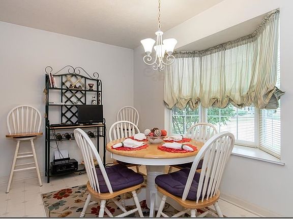 4th image of 7548 Chandler Ct