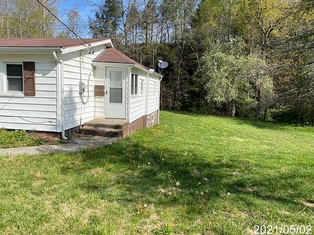 2032 Bicknal Flats Rd, Lashmeet, WV 24733 | Zillow