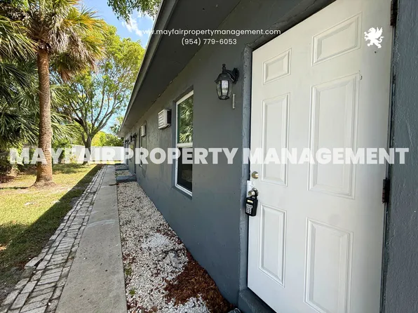 2724 NW 6th Ct, Fort Lauderdale, FL
