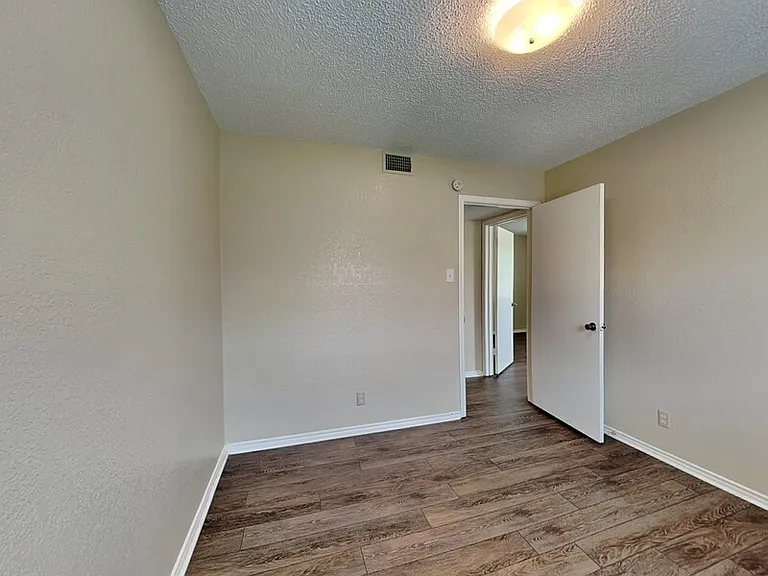 836 White Rock St — Photo 11