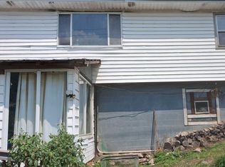 412 Bowen Ln, Inez, KY 41224