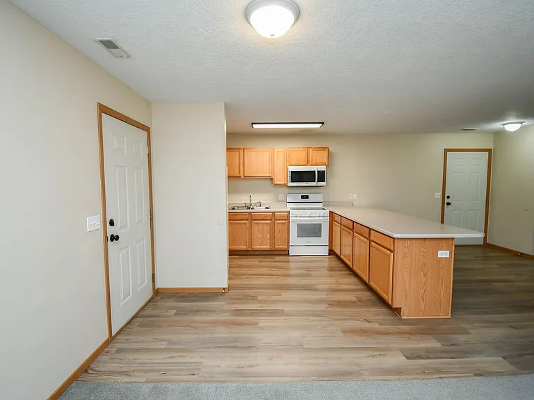 1422 E Redwood Blvd — Photo 15