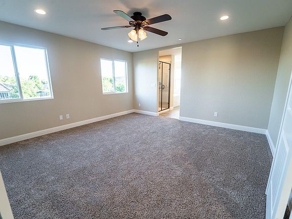 4th image of 1668 Oak Park Dr