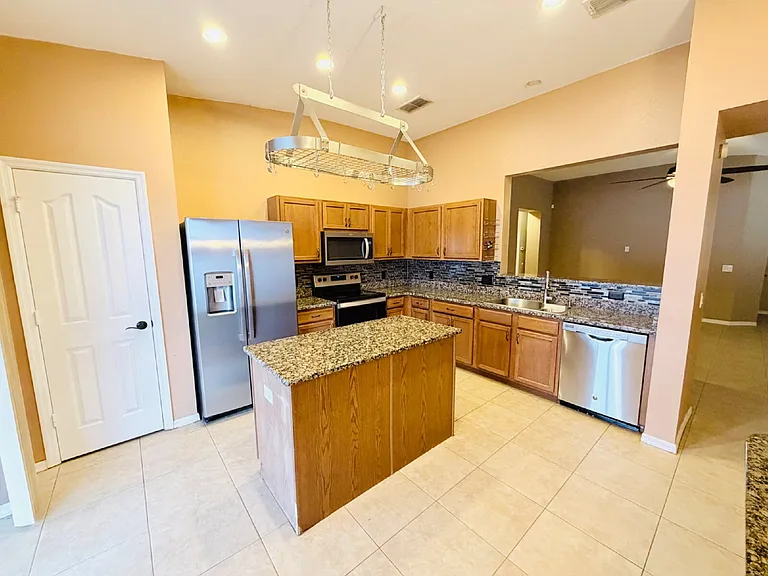 3227 Ogden Dr — Photo 7