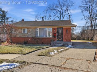 12801 Sterling Ct, Oak Park, MI 48237