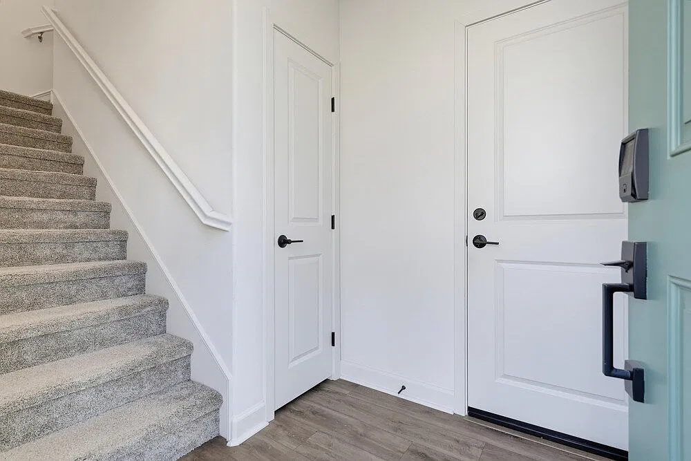 2 bed, 2.5 bath, 1141 sqft, $3,700 — Photo 3