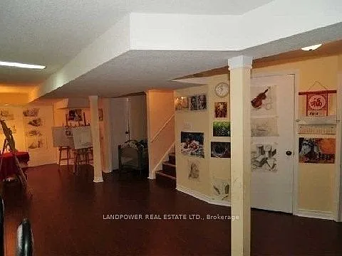 92 Bridlepath St — Photo 8