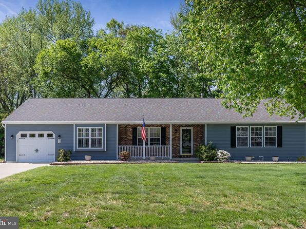 403 Village Ct, Mickleton, NJ 08056