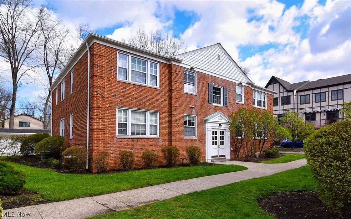 2399 Euclid Heights Blvd #D-1 photo 1