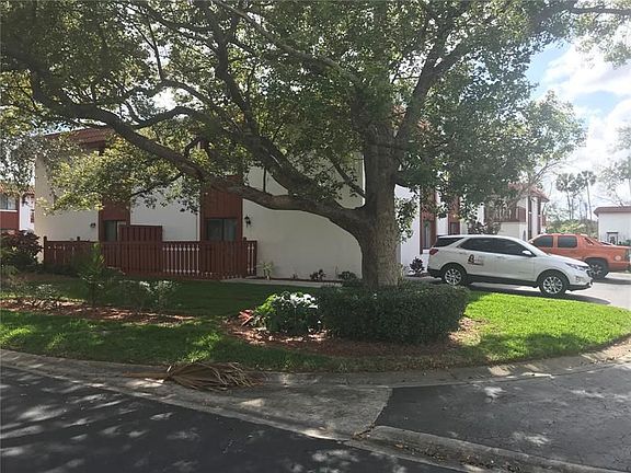 2nd image of 2040 Oak Meadow Cir