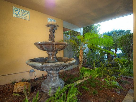 4th image of 20951.5 Roscoe Blvd #33