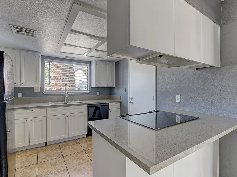 5708 Pinecone Pl — Photo 9