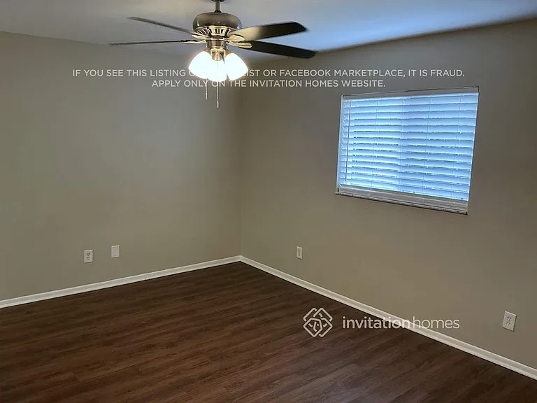 1803 SW 38th Ln — Photo 9