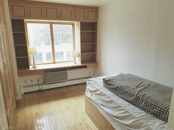 5th image of 13347 Sanford Ave