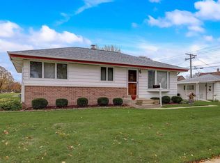 7501 W Honey Creek Dr, Milwaukee, WI 53219