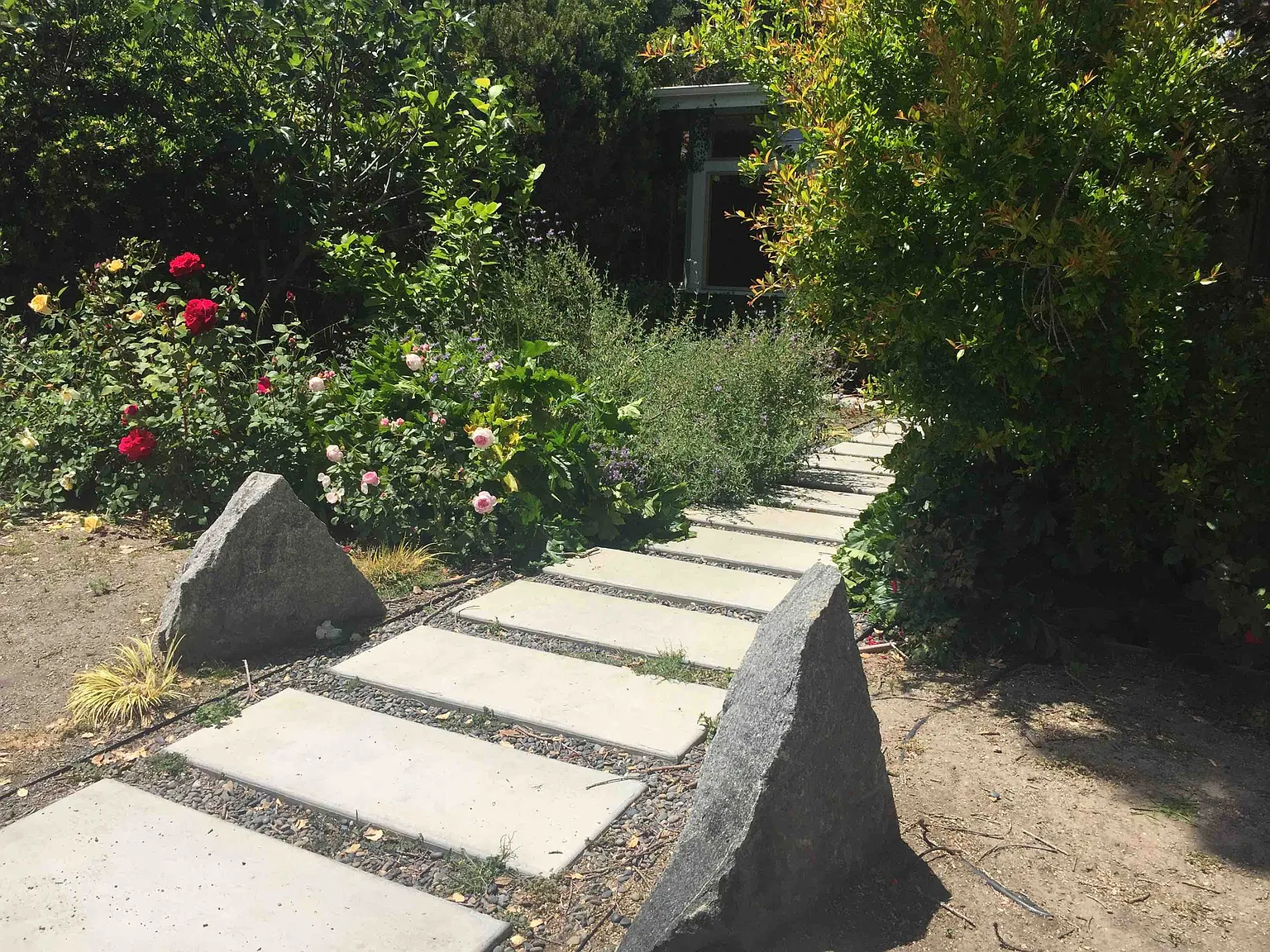 5 bed, 3.5 bath, 3000 sqft, $12,500 — Photo 1