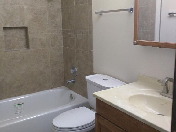 5th image of 162 Gladstone Dr APT 201