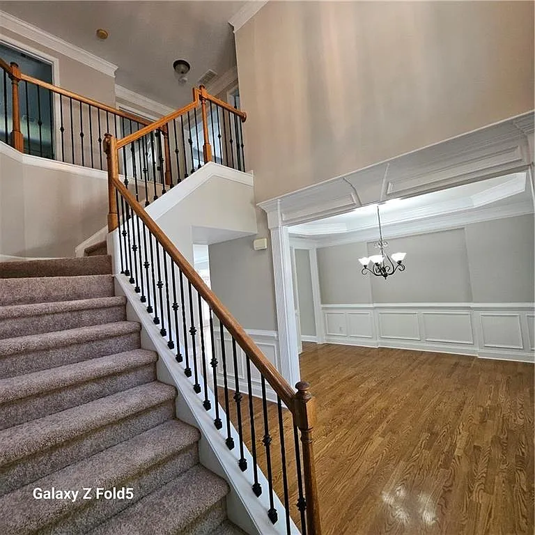 5 bed, 3.0 bath, 3021 sqft, $3,600 — Photo 4