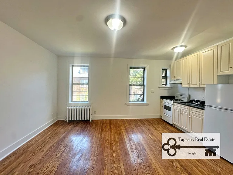 33-08 84th St #2A — Photo 1
