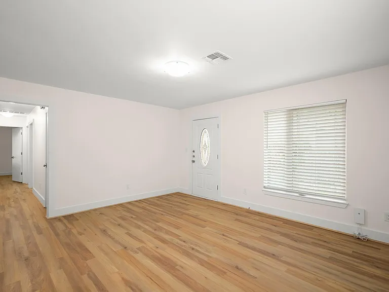 3808 Tonkawa Trl — Photo 8