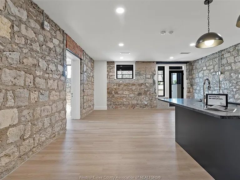247 Brock St #102 — Photo 15