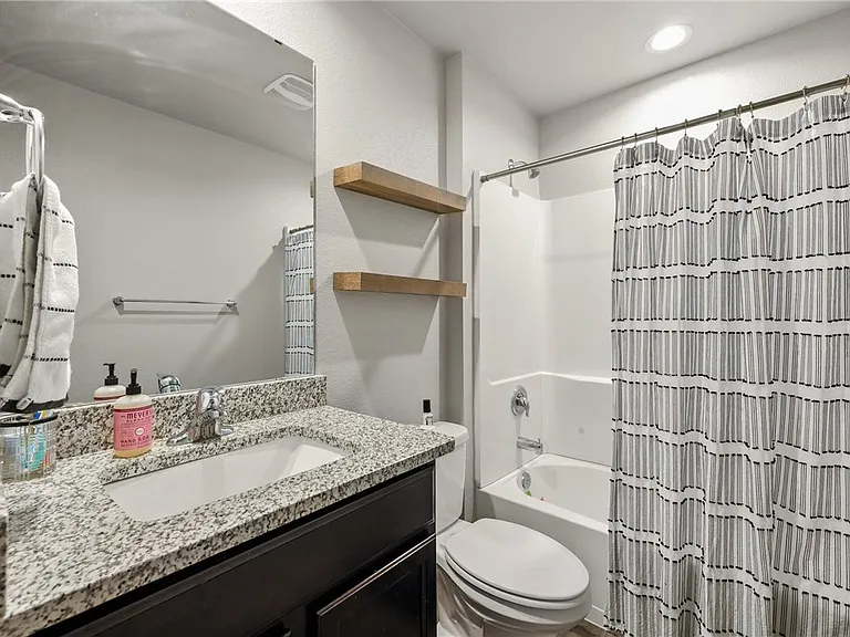 1293 Carnaby St — Photo 8